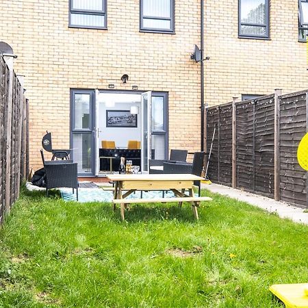 Luxury 2 Bed House City Centre ✘ Bbq & Garden ☆ Family Friendly→ Swingball & Outdoor Furniture - Free Parking → With 50 Inch Smart Tv, Free Netflix & Wifi ✘ Comfy Seating Area - By Maevela 伯明翰 外观 照片