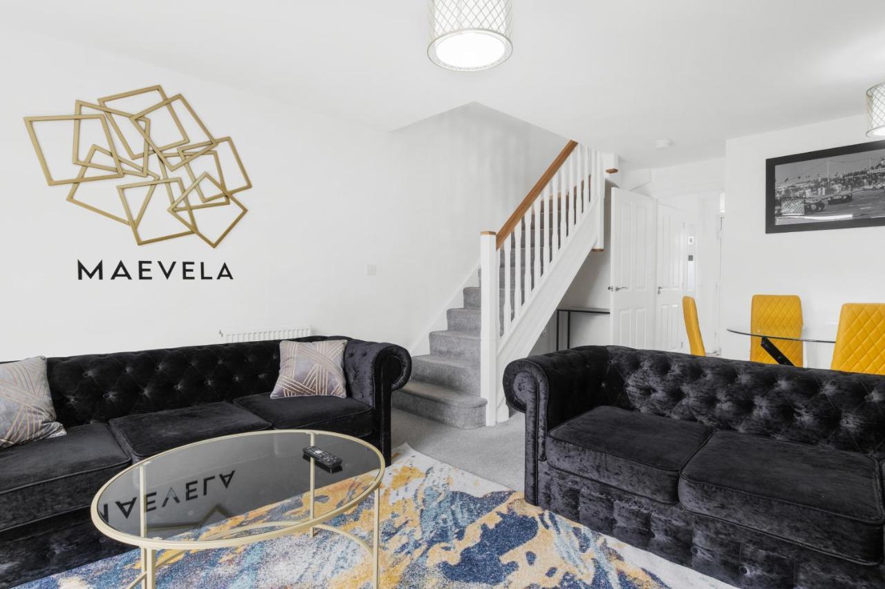 Luxury 2 Bed House City Centre ✘ Bbq & Garden ☆ Family Friendly→ Swingball & Outdoor Furniture - Free Parking → With 50 Inch Smart Tv, Free Netflix & Wifi ✘ Comfy Seating Area - By Maevela 伯明翰 外观 照片