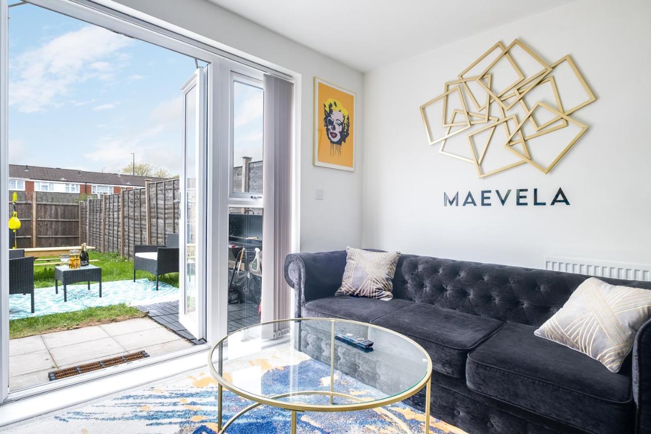 Luxury 2 Bed House City Centre ✘ Bbq & Garden ☆ Family Friendly→ Swingball & Outdoor Furniture - Free Parking → With 50 Inch Smart Tv, Free Netflix & Wifi ✘ Comfy Seating Area - By Maevela 伯明翰 外观 照片