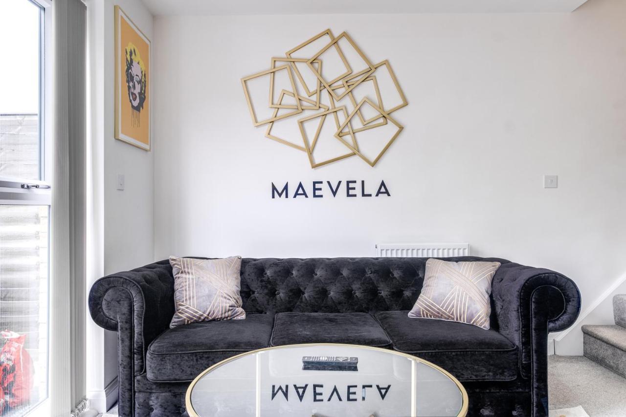 Luxury 2 Bed House City Centre ✘ Bbq & Garden ☆ Family Friendly→ Swingball & Outdoor Furniture - Free Parking → With 50 Inch Smart Tv, Free Netflix & Wifi ✘ Comfy Seating Area - By Maevela 伯明翰 外观 照片